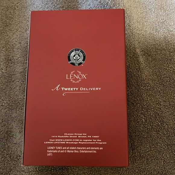 Lenox Tweety ornament “A Tweety Delivery” new in box ceramic with gold & mop - Picture 3 of 6